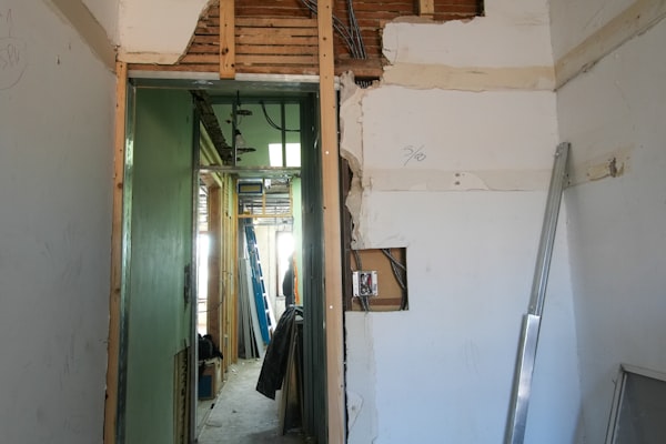 Démolition et déconstruction intérieure en Alsace par Débarras Suplon